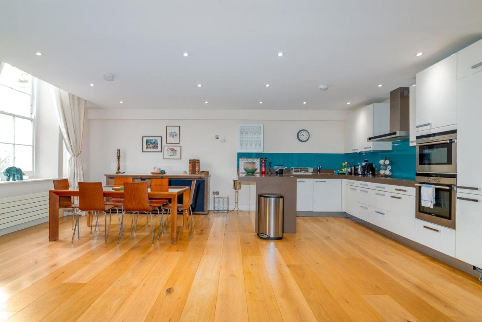 Guestready - Spacious In Clapham Town Londra