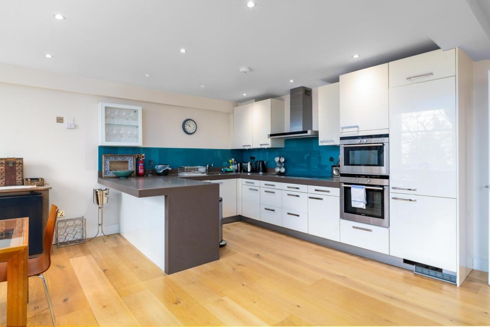 Guestready - Spacious In Clapham Town Londra